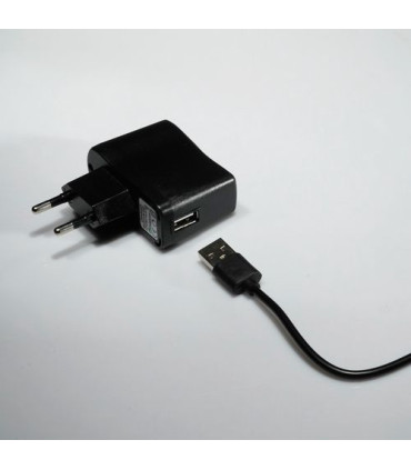 Prožektorius Tiross 20W LED, fokusuojamu spinduliu ir išorinio akumuliatoriaus (powerbank) funkcija