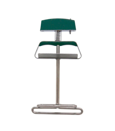 Ketaus grotelių kėliklis